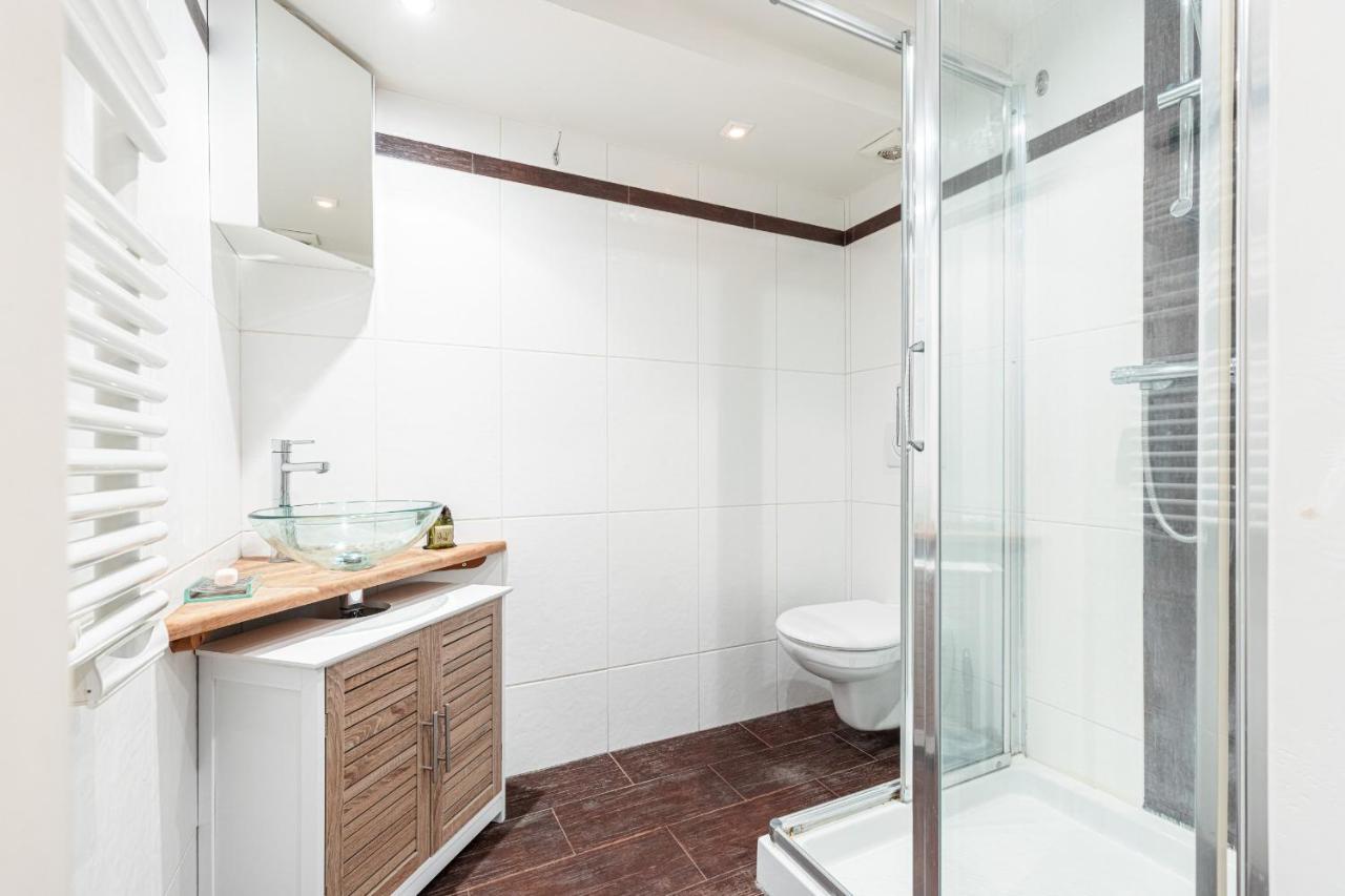 Atypical Cozy 1 Bdr Old Town Apartment Ница Екстериор снимка